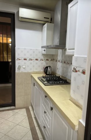 Venda Apartamento T3 mobilado, Jardim de Rosas ln