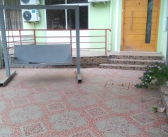 A venda Arrenda se esta vivenda T3+1 localizado no condomínio Cuchi Talatona