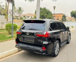 A venda LEXUS SUPER SPORT PLUS