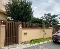 A venda Moradia T4 no Jardim de Rosas p