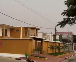 A venda Vivenda T5 no Benfica, L