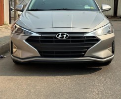 A venda Hyundai ELANTRA 2012