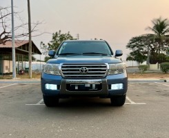A venda TOYOTA LAND CRUISER VX V8