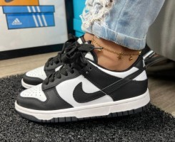 A venda Nike Dunk Panda
