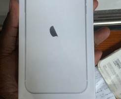 A venda IPhone 11 normal