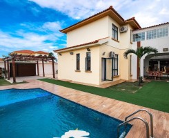 A venda Moradia T4 no Jardim de Rosas