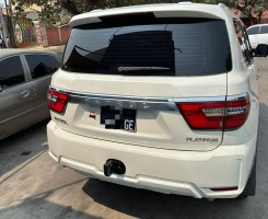 A venda NISSAN PATROL PLATINUM ATUALIZADO