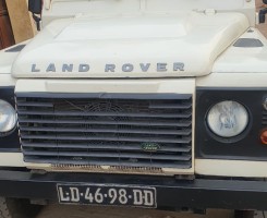 A venda LAND ROVER DEFENDER
