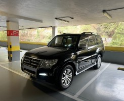 A venda Mitsubishi Pajero 3.8 - 2023