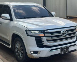 A venda TOYOTA LAND CRUISER VXR FULL ATUALIZADO
