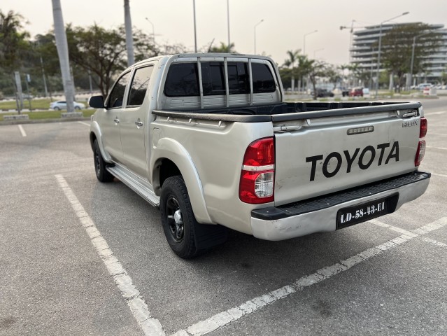 Venda Hilux diesel manual em bom estado de conservação