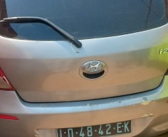 A venda HYUNDAI I20 LIMPO