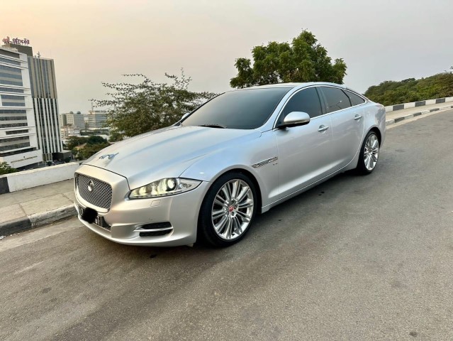 Venda JAGUAR XJ FULL LIMPO