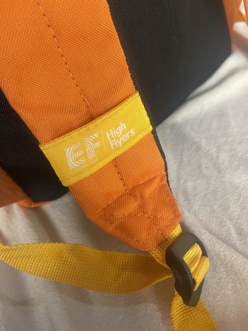 Venda Mochila Infantil Laranja com Estampa Divertida - Perfeita para a Volta às Aulas! Pasta 10 000 AOA