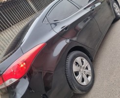 A venda HYUNDAI ELANTRA