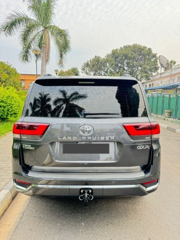 Venda TOYOTA LAND CRUISER LC300 GX.R TWIN TURBO