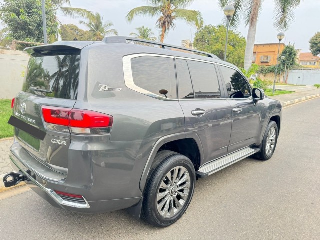 Venda TOYOTA LAND CRUISER LC300 GX.R TWIN TURBO