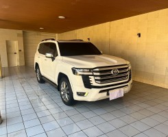 A venda TOYOTA LAND CRUISER LC300 VX TWIN TURBO