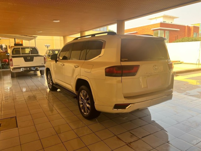 Venda TOYOTA LAND CRUISER LC300 VX TWIN TURBO