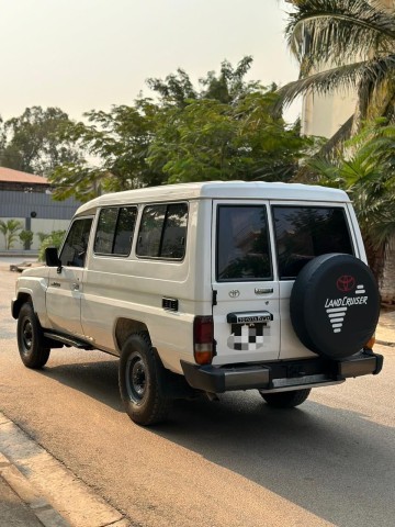 Venda TOYOTA LAND CRUISER CHEFE MÁQUINA 3 PORTAS(DAS MADRES)