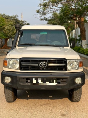 Venda TOYOTA LAND CRUISER CHEFE MÁQUINA 3 PORTAS(DAS MADRES)