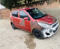 A venda Hyndai I10,1.2 a 2.150.000 só falta pintura