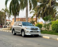 A venda Toyota Land Cruiser