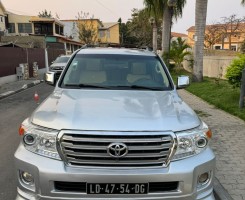 A venda TOYOTA LAND CRUISER V8
