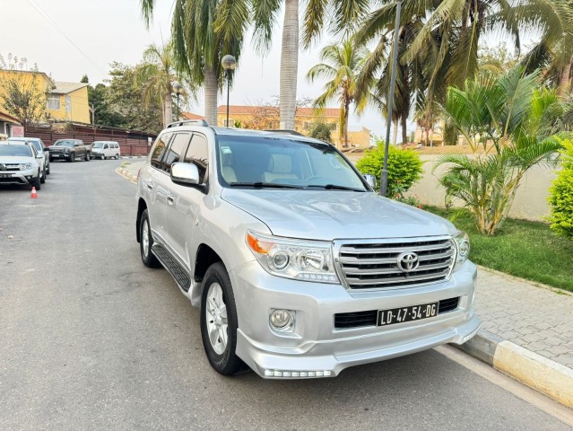 Venda TOYOTA LAND CRUISER V8