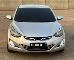 A venda HYUNDAI ELANTRA FULL LIMPO