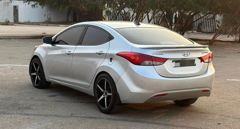 Venda HYUNDAI ELANTRA FULL LIMPO