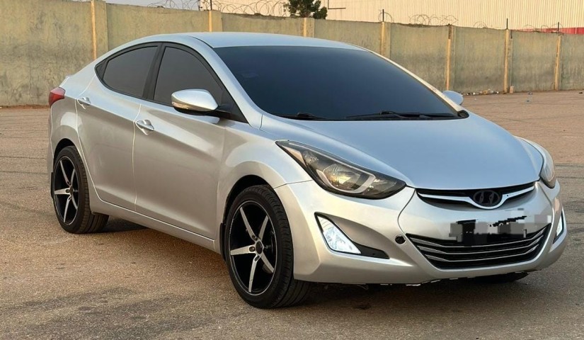 Venda HYUNDAI ELANTRA FULL LIMPO