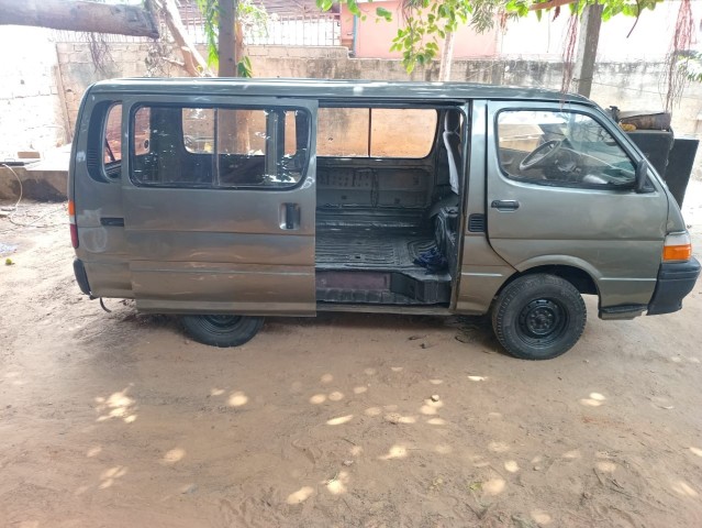 Venda Toyota Hiace Lx (Comuter)