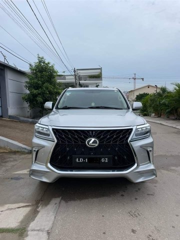 Venda Lexus LX 570 2016