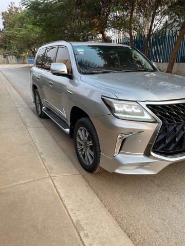 Venda Lexus LX 570 2016