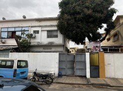 Comprar Casa T3 na vila Alice largo do cesario verde 400milhoes negociáveis