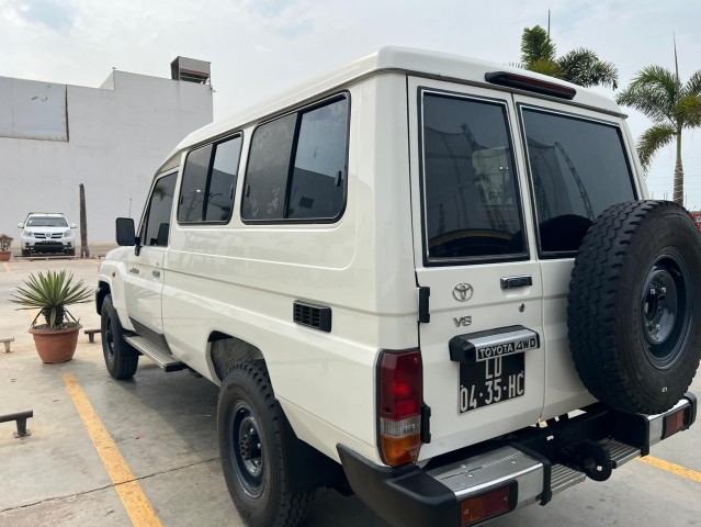 Venda TOYOTA LAND CRUISER | LX V8