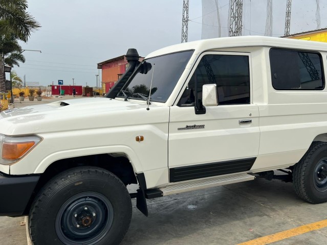 Venda TOYOTA LAND CRUISER | LX V8