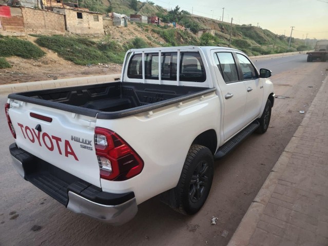 Venda TOYOTA HILUX INTERMÉDIO NOVO