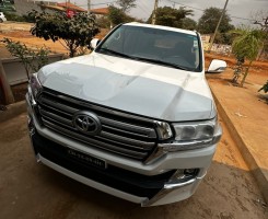 A venda TOYOTA LAND CRUISER VXR