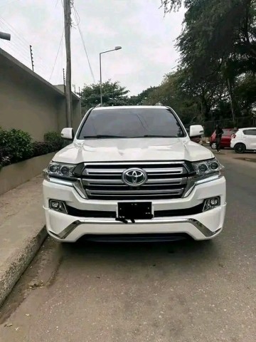 Venda TOYOTA LAND CRUISER