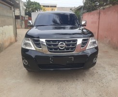 A venda NISSAN PATROL PLATINUM ORIGINAL