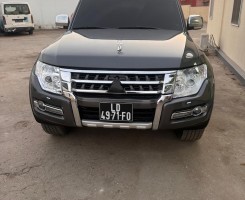 A venda MITSUBISHI PAJERO