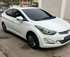 A venda HYUNDAI ELANTRA LIMPO