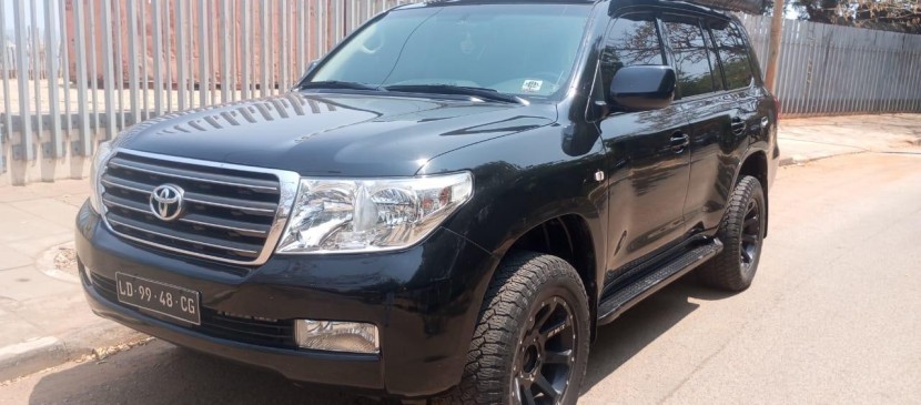 Venda TOYOTA LAND CRUISER VX