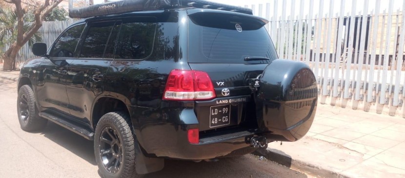 Venda TOYOTA LAND CRUISER VX