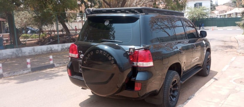 Venda TOYOTA LAND CRUISER VX