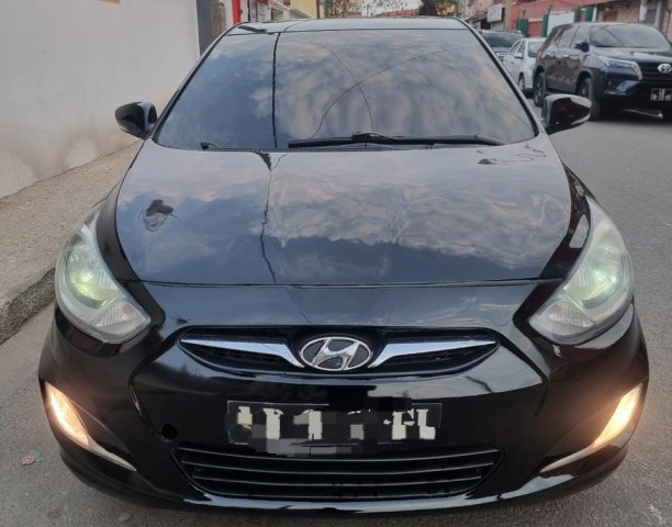 Venda HYUNDAI ACCENT LIMPO MOTOR SELADO