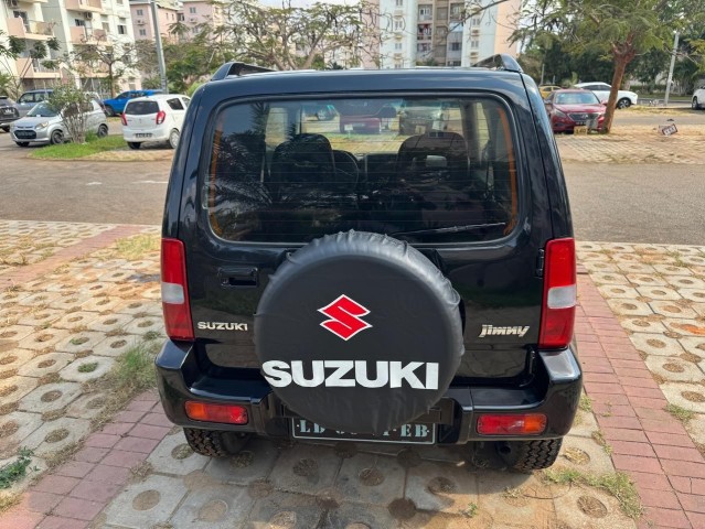 Venda SUZUKI JIMNY LIMPO MOTOR SELADO