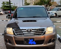 A venda TOYOTA HILUX VIGO